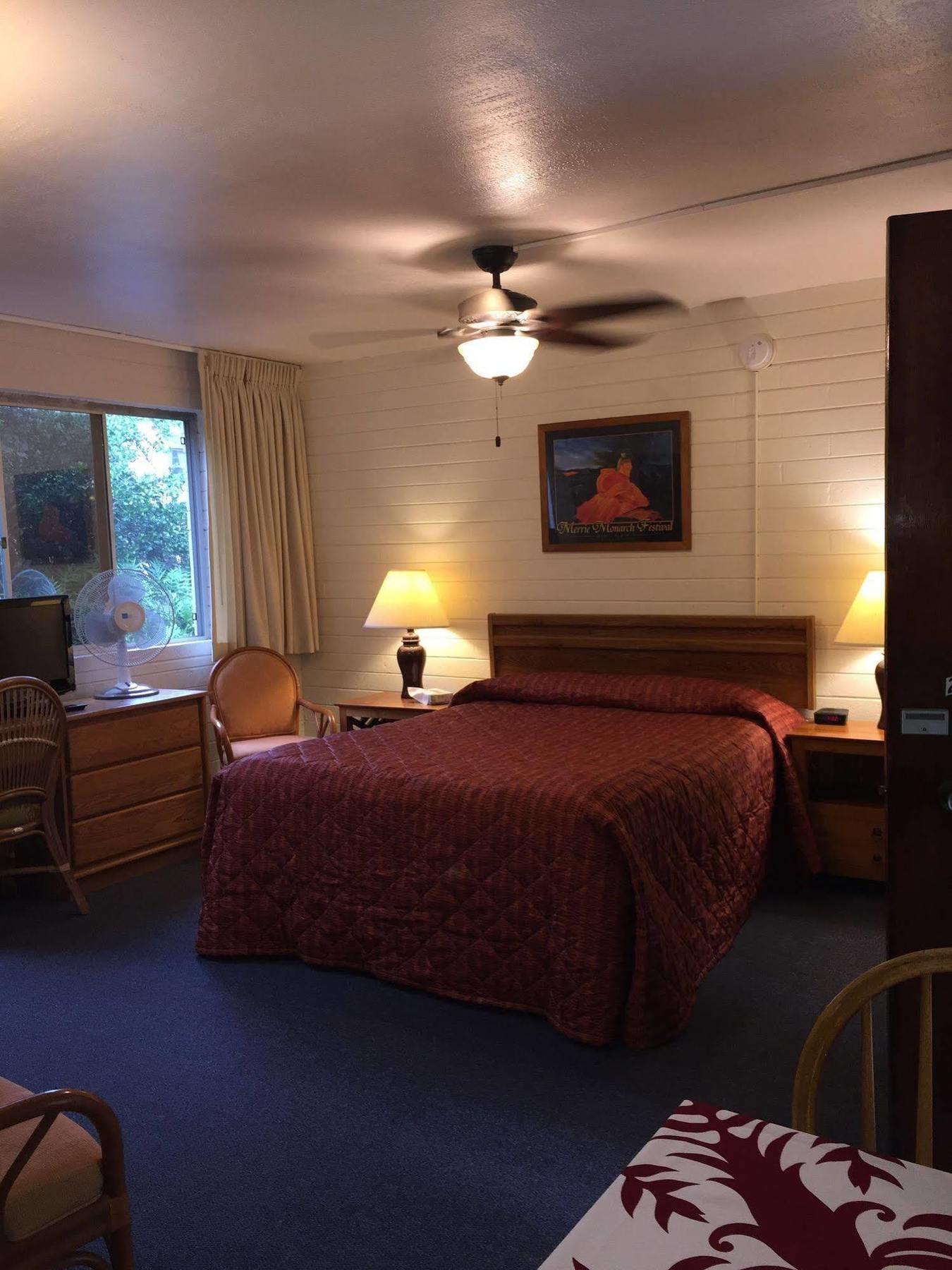 Dolphin Bay Hotel Hilo Eksteriør billede