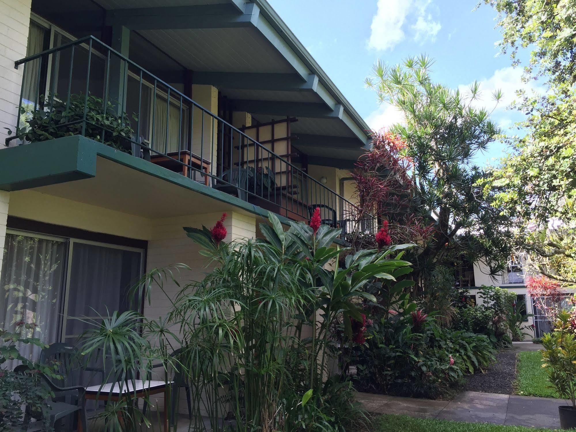 Dolphin Bay Hotel Hilo Eksteriør billede